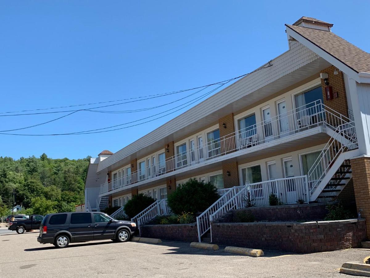 Sword Inn Bancroft Kültér fotó